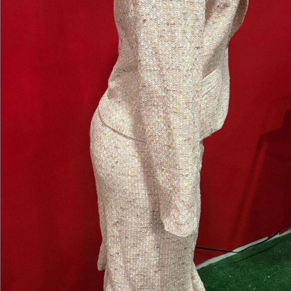 Sara Campbell Textured Pink Blazer and Skirt Set - Picture 3 of 6